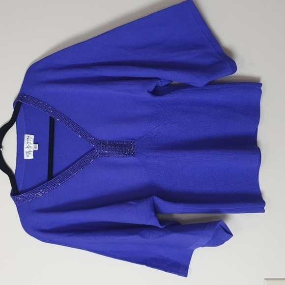 St. John Evening Dollan SleevesTop - Picture 1 of 9